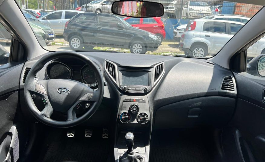 Hyundai HB20X Style 1.6 2016 Manual.