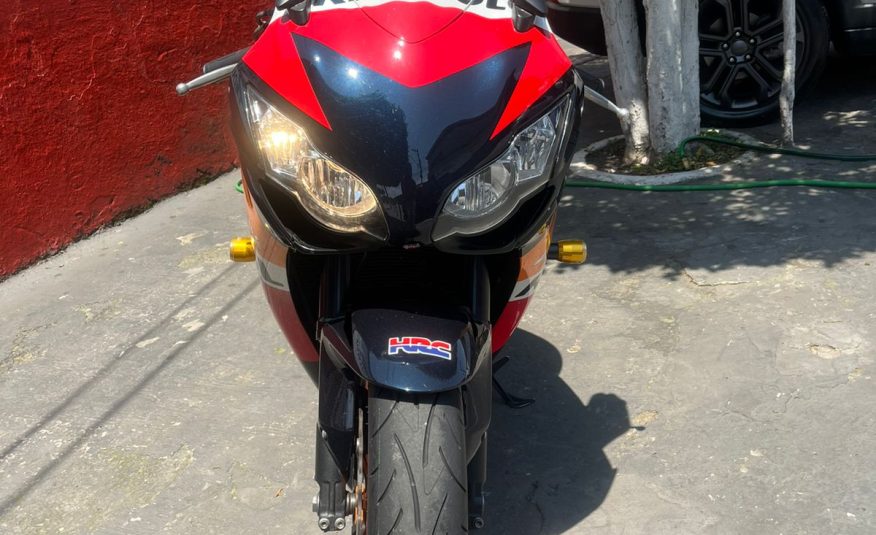 Honda CBR 1000 RR  Fireblade 2008.