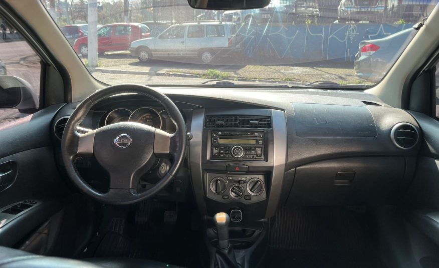 Livina SL 1.6 2012 Manual.
